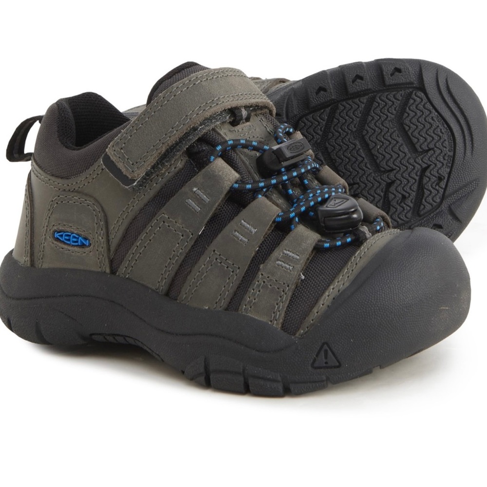 Keen brand boys Newport leather shoes. New without tags or box. Size 8.